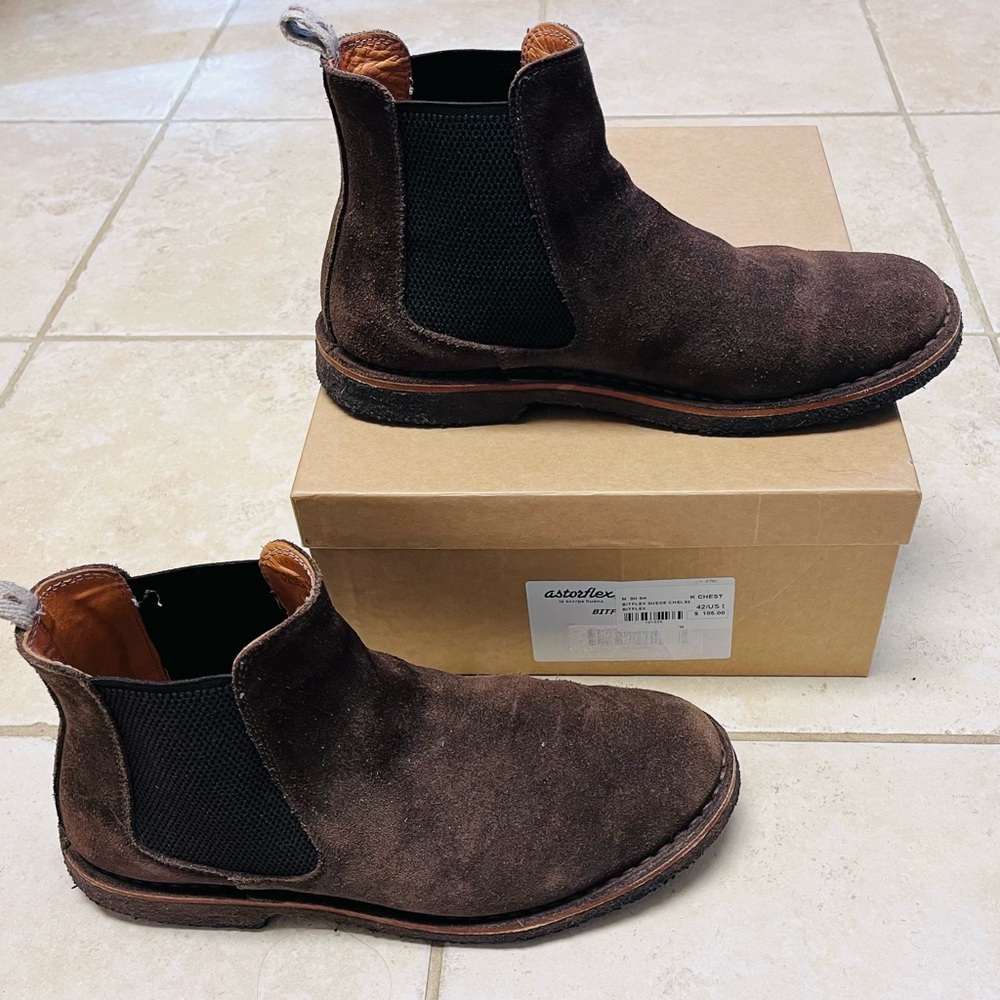 Astorflex 1820 - Brown Suede Chelsea Boot - Italy